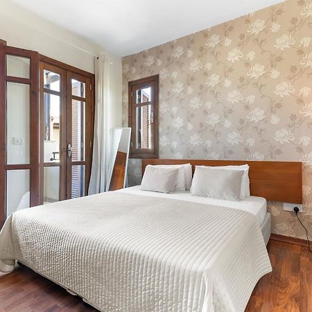 2 Bedroom Apartment Assia With Communal Pool, Aphrodite Hills Resort クークリア エクステリア 写真