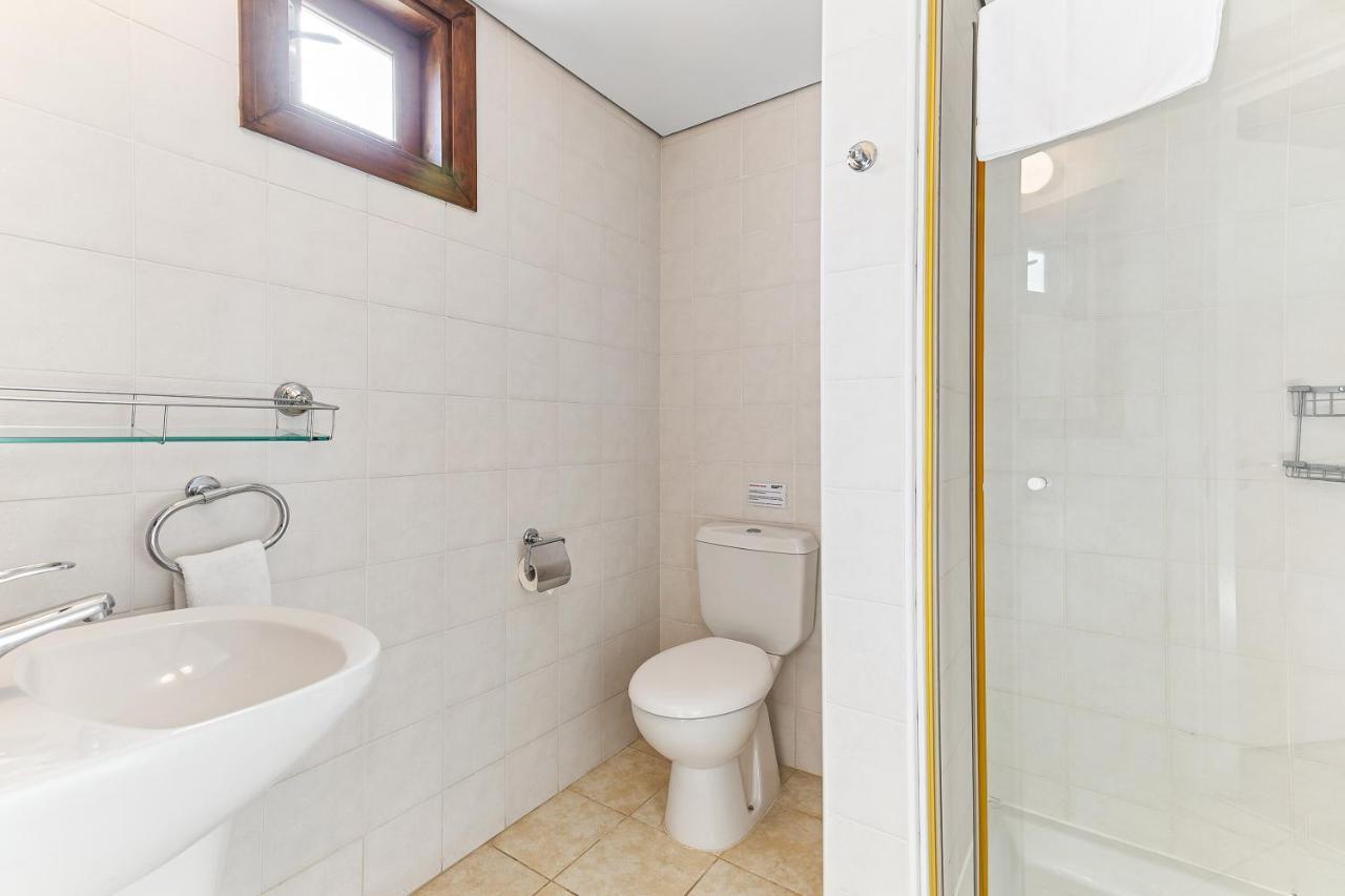 2 Bedroom Apartment Assia With Communal Pool, Aphrodite Hills Resort クークリア エクステリア 写真