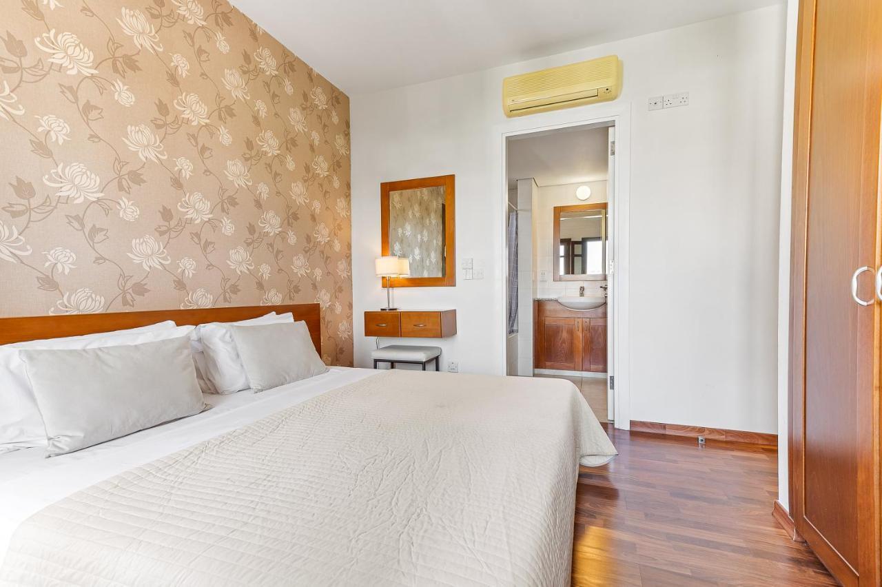 2 Bedroom Apartment Assia With Communal Pool, Aphrodite Hills Resort クークリア エクステリア 写真