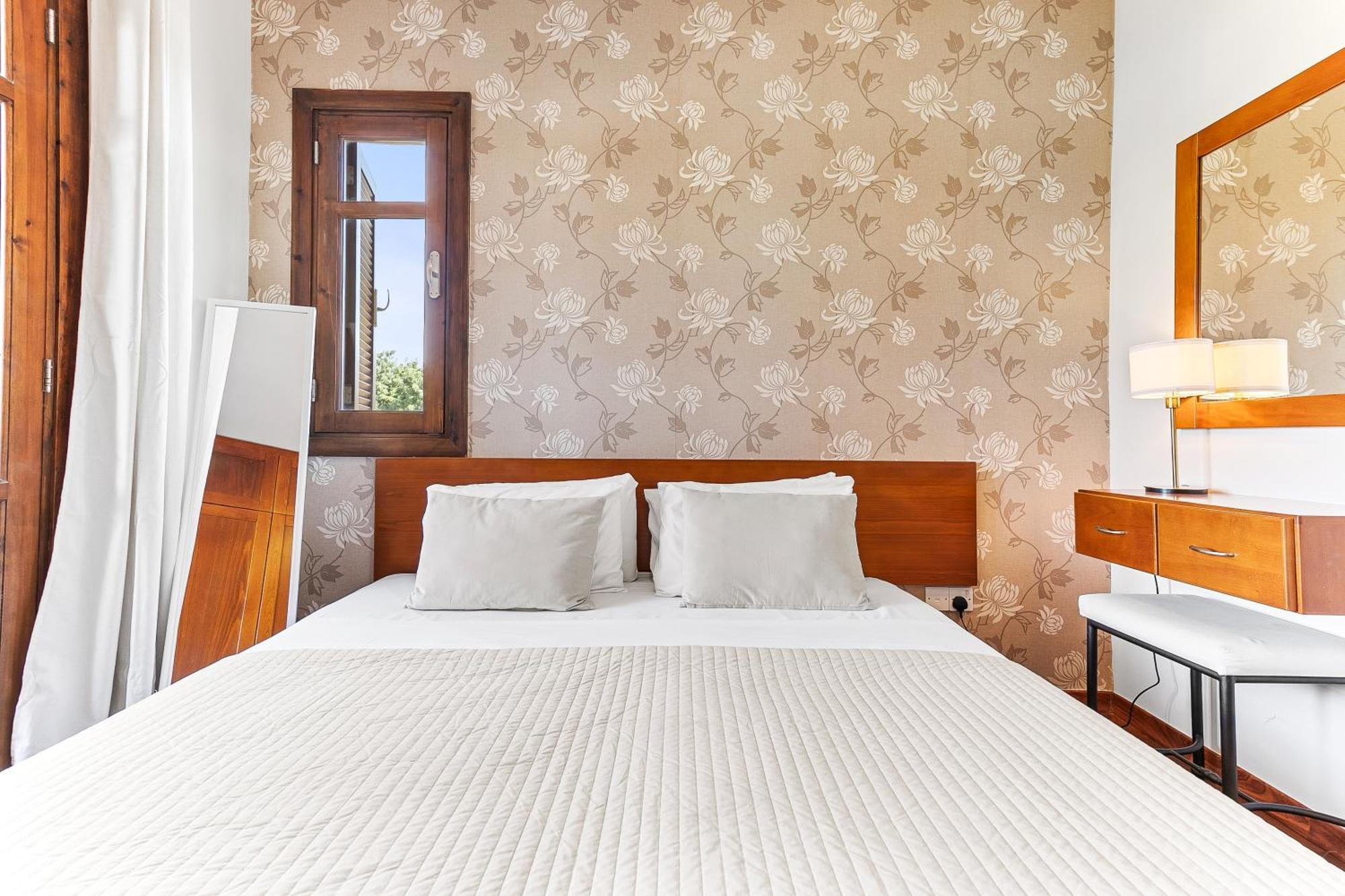 2 Bedroom Apartment Assia With Communal Pool, Aphrodite Hills Resort クークリア エクステリア 写真