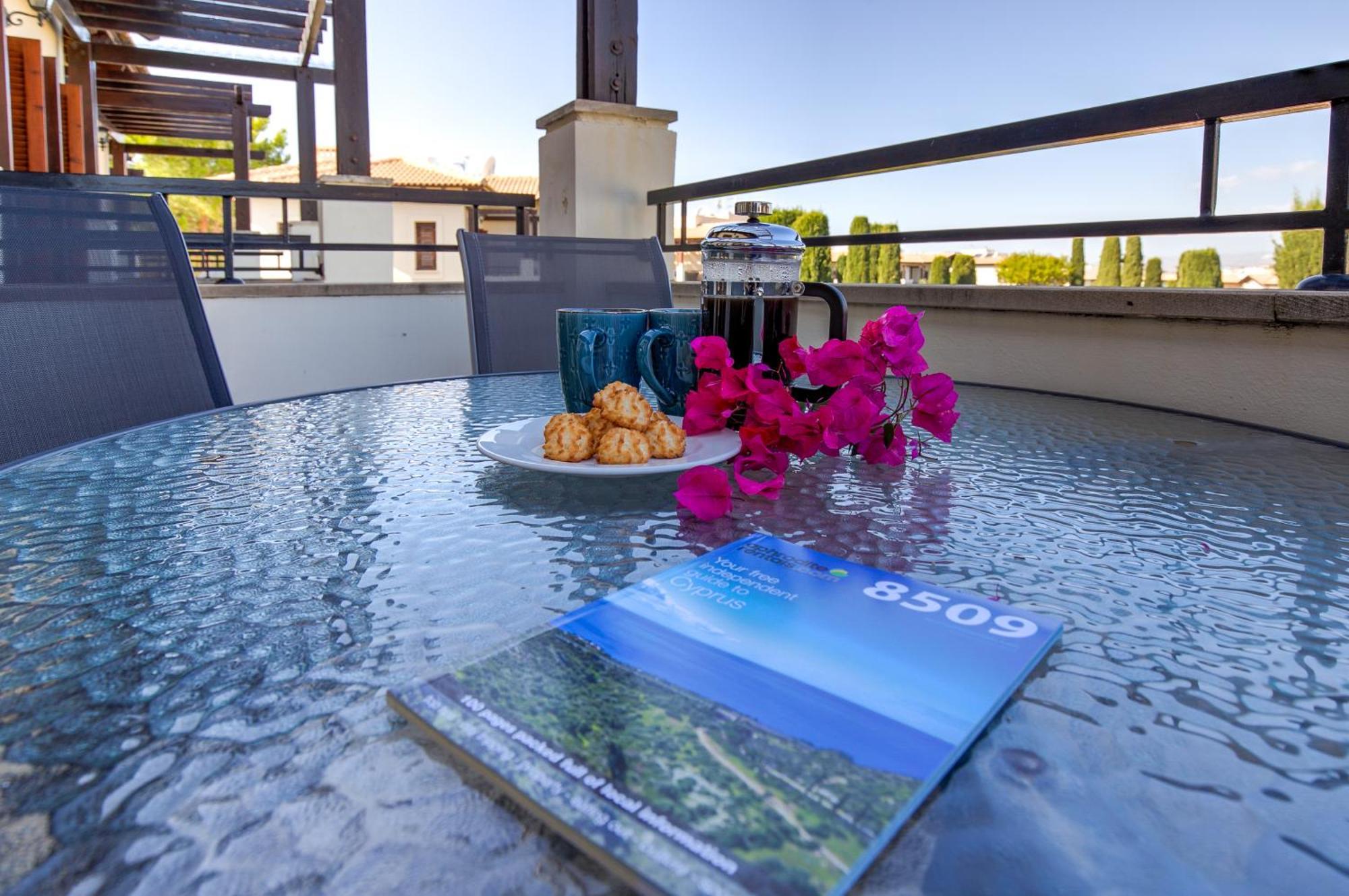 2 Bedroom Apartment Assia With Communal Pool, Aphrodite Hills Resort クークリア エクステリア 写真