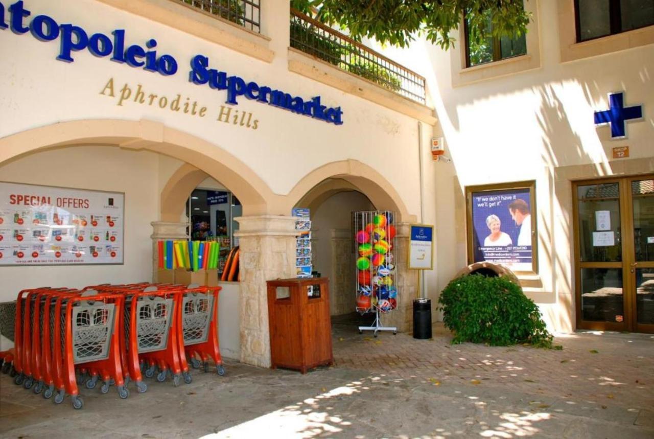 2 Bedroom Apartment Assia With Communal Pool, Aphrodite Hills Resort クークリア エクステリア 写真
